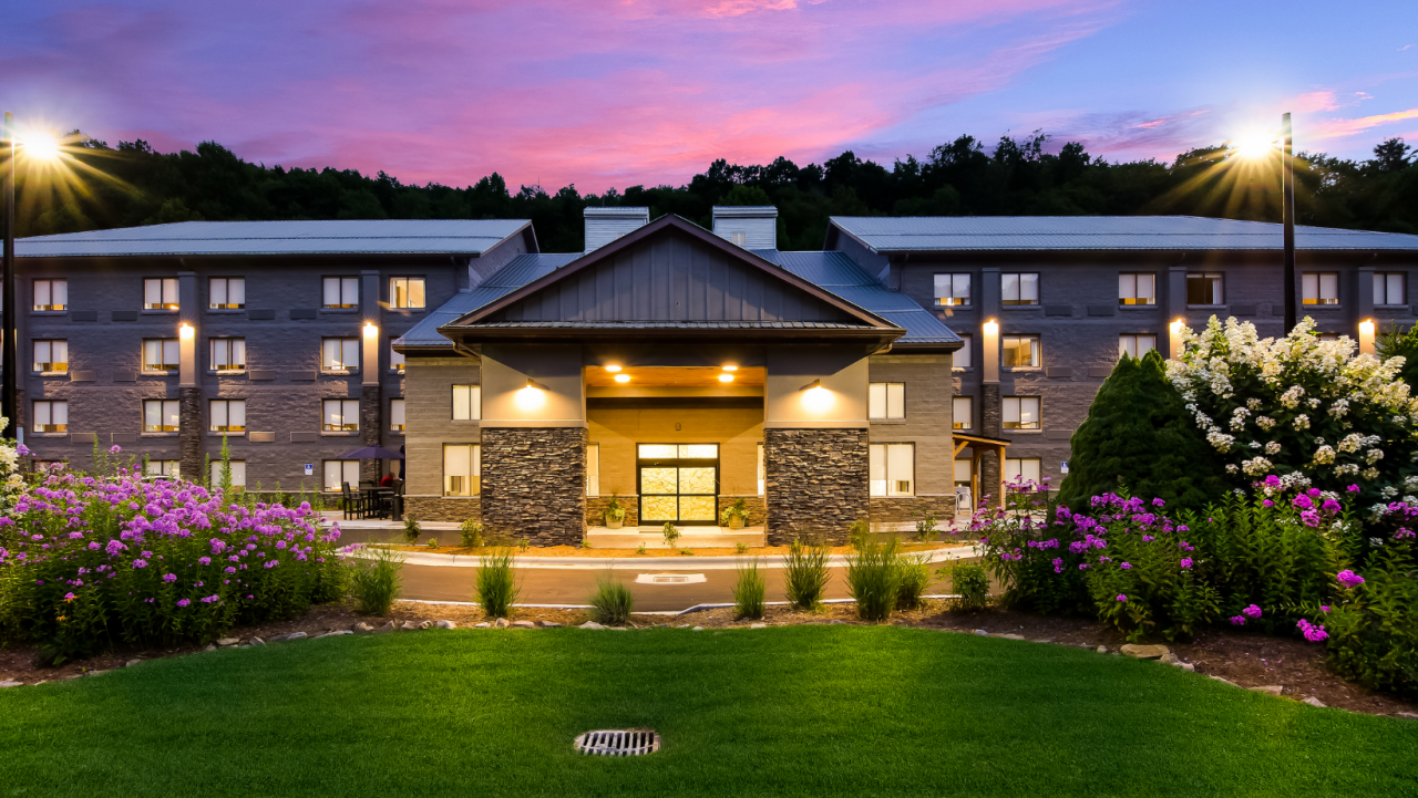 Adventures Await at Graystone Lodge: A Family Getaway in the Heart of Boone!