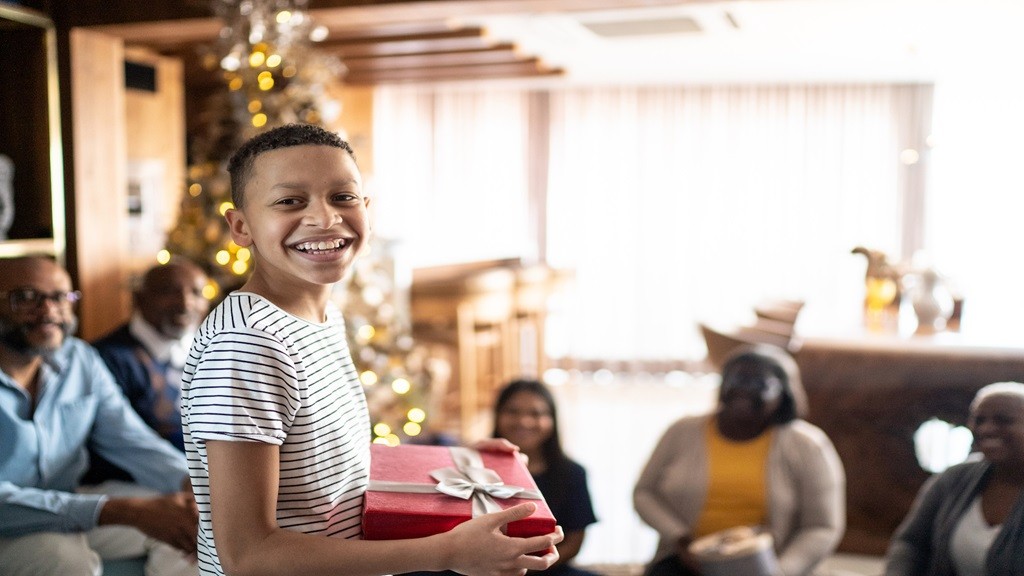 Give Your Kids the Gift of Screen-Free Time This Holiday Season