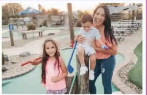 Mom plays FREE Mini-Golf ALL DAY at Mr. Putty’s Fun Park