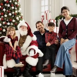 11/21 - 12/24 -  Santas Photo at Concord Mills Mall